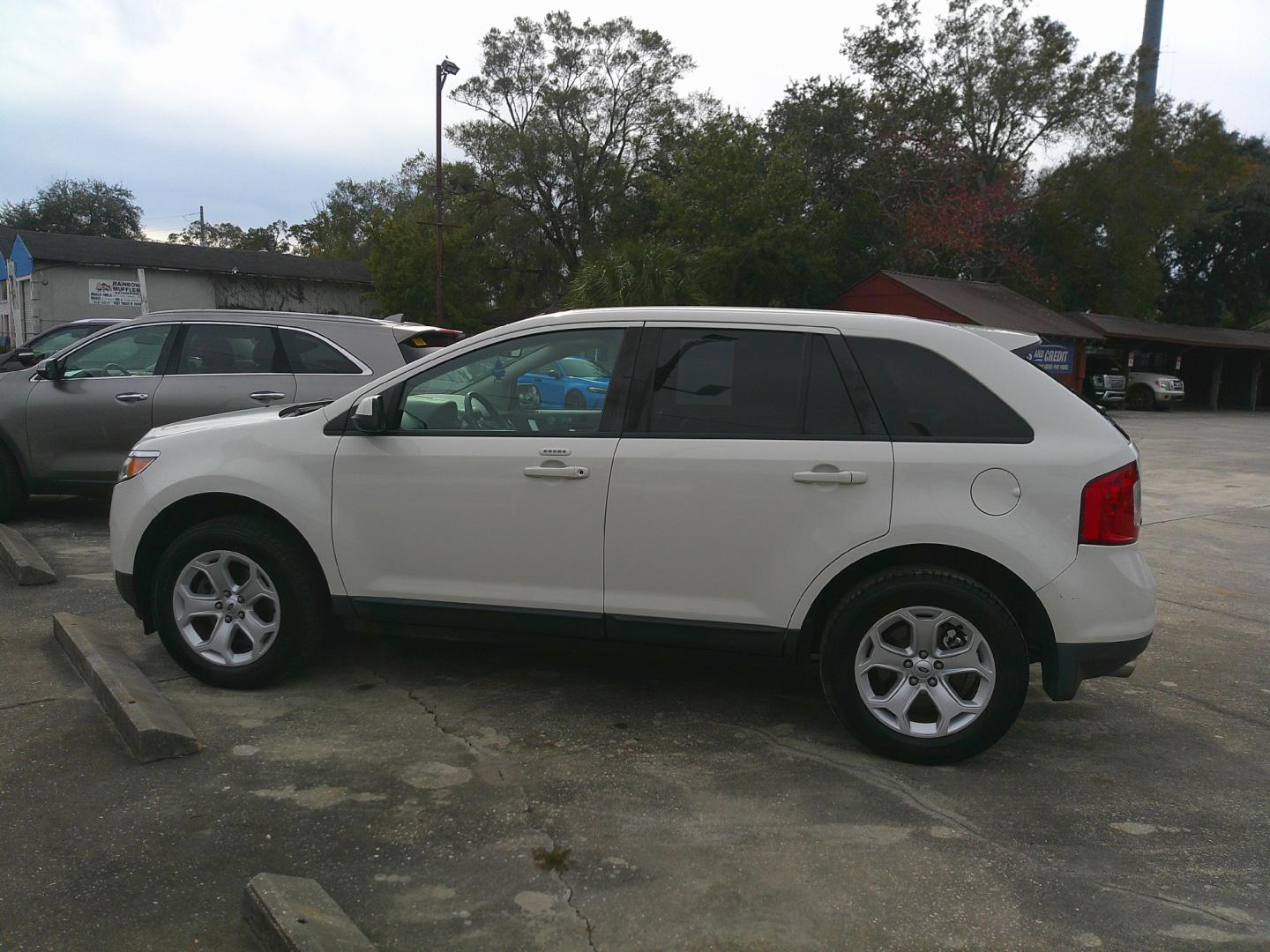 2013 WHITE FORD EDGE SEL (2FMDK3JCXDB) , located at 1200 Cassat Avenue, Jacksonville, FL, 32205, (904) 695-1885, 30.302404, -81.731033 - Photo#1